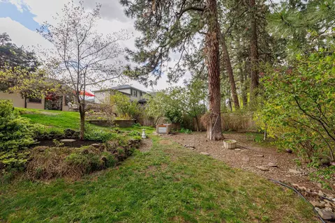 Exterior - 4249 E 20th Ave, Spokane, WA 99223 photo 8 of 11