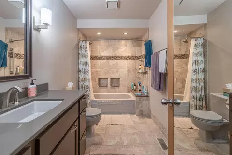 Bath - 4249 E 20th Ave, Spokane, WA 99223 photo 2 of 2