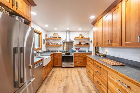 Kitchen - 4249 E 20th Ave, Spokane, WA 99223 photo 1 of 4