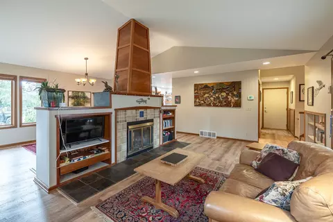 Living - 4249 E 20th Ave, Spokane, WA 99223 photo 2 of 5