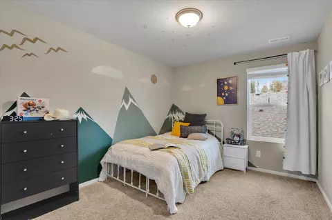 Bedroom - 17127 N Perry St, Colbert, WA 99005 photo 4 of 5