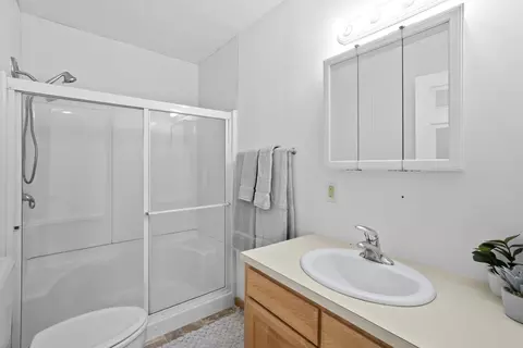 Bath - 28 E Rockwell Ave, Spokane, WA 99207 photo 1 of 2