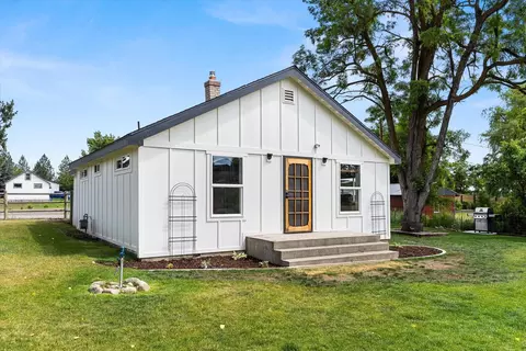 12712 N Oak St, Mead, WA 99021