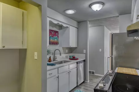 10712 E 33rd Ave, Spokane, WA 99206 photo 6