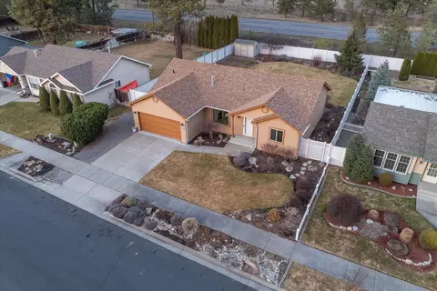 7610 N Old Fort Dr, Spokane, WA 99208
