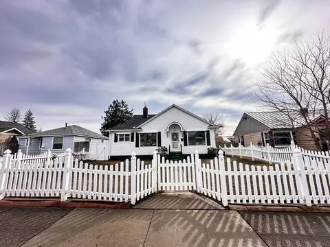 108 E Crown Ave, Spokane, WA 99207 photo 2
