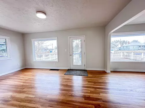 108 E Crown Ave, Spokane, WA 99207 photo 4