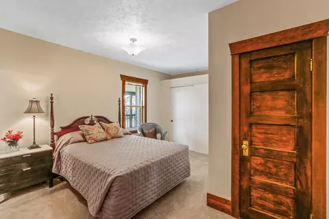 Bedroom - 8819 E Main Ave, Spokane Valley, WA 99212 photo 1 of 4