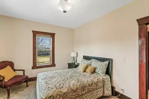 Bedroom - 8819 E Main Ave, Spokane Valley, WA 99212 photo 4 of 4