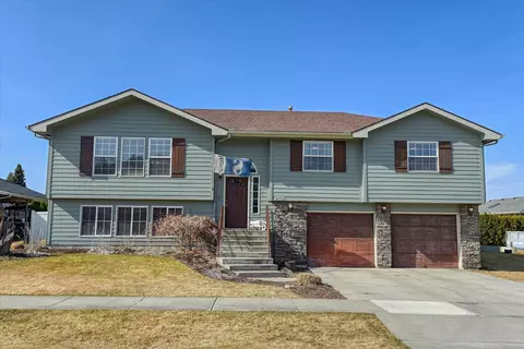 10715 N Arrowhead Dr, Spokane, WA 99208