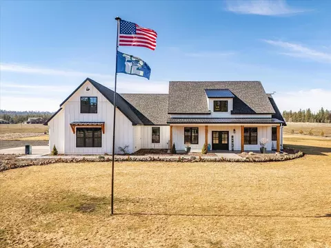 9202 S Spotted Rd, Cheney, WA 99004