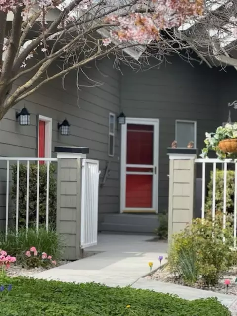 1113 E 16th Ave UNIT 3, Spokane, WA 99203 photo 1