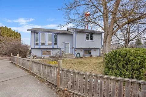 28 N Grady Ln, Greenacres, WA 99016