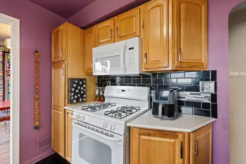 Kitchen - 2509 Everett Ave, Spokane, WA 99217 photo 3 of 3