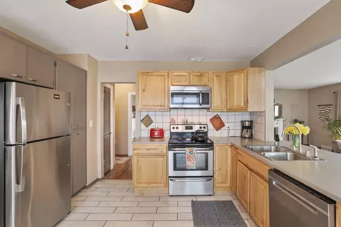 Kitchen - 623 E High Dr, Spokane, WA 99203 photo 3 of 3