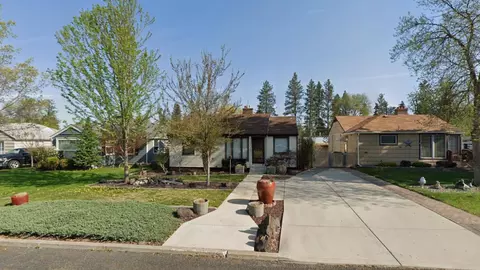 1123 E 40th Ave, Spokane, WA 99203 photo 2