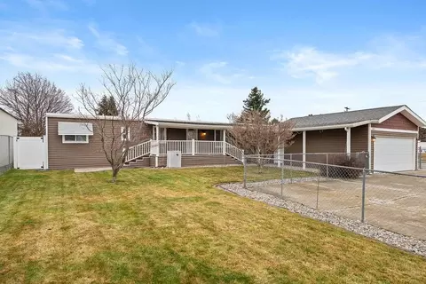 1414 N Cavalier Ct, Greenacres, WA 99016
