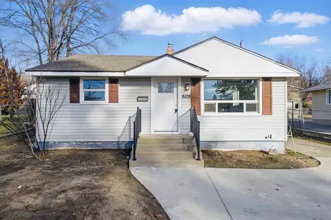 6128 N Maple St, Spokane, WA 99205