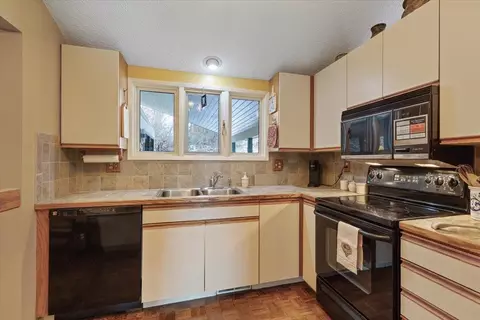 Kitchen - 1225 E Burk Rd, Colbert, WA 99005 photo 2 of 2