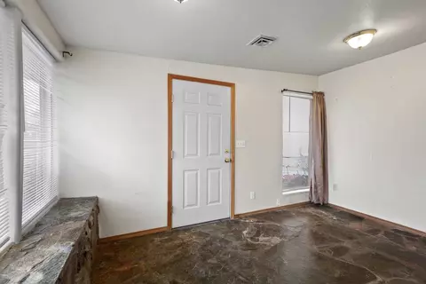 Entry Way - 3625 E 22 Ave, Spokane, WA 99223 photo 1 of 3