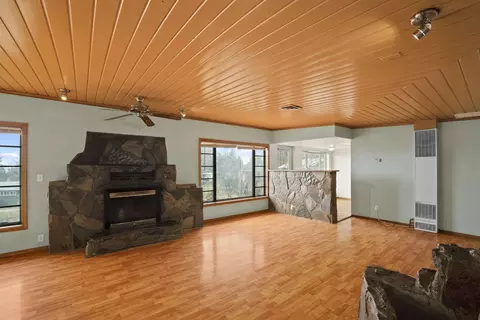 Living - 3625 E 22 Ave, Spokane, WA 99223 photo 5 of 9