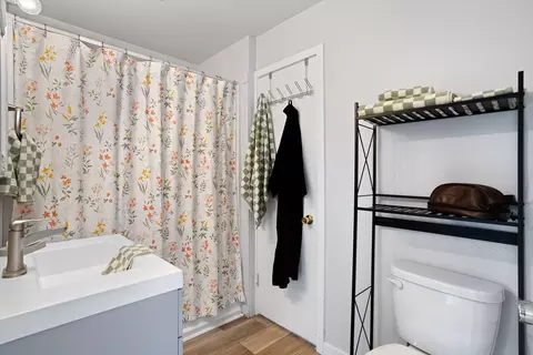Bath - 9721 E 4th Ave, Spokane Valley, WA 99212 photo 2 of 2