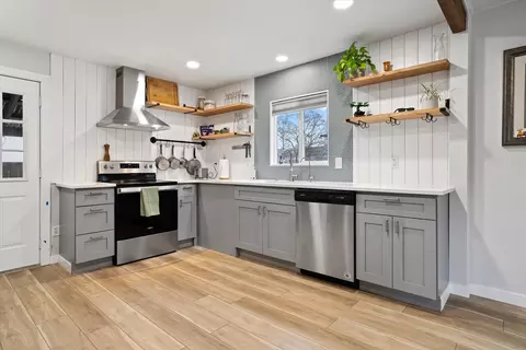 Kitchen - 9721 E 4th Ave, Spokane Valley, WA 99212 photo 2 of 4