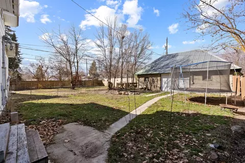 Exterior - 415 E Baldwin Ave, Spokane, WA 99207 photo 3 of 4