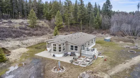 9220 E Ruff Ln, Chattaroy, WA 99003