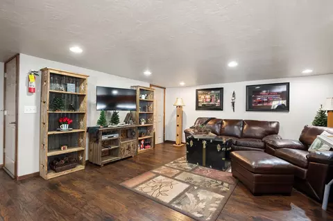 Living - 1281 Riverbend Loop Rd, Cusick, WA 99119 photo 7 of 7