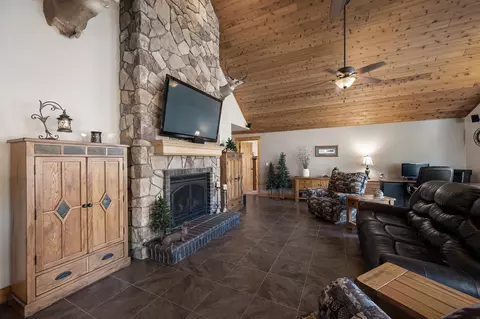 Living - 1281 Riverbend Loop Rd, Cusick, WA 99119 photo 1 of 7