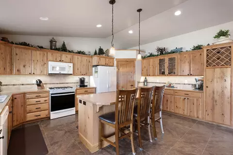 Kitchen - 1281 Riverbend Loop Rd, Cusick, WA 99119 photo 2 of 5
