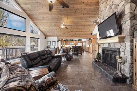 Living - 1281 Riverbend Loop Rd, Cusick, WA 99119 photo 6 of 7