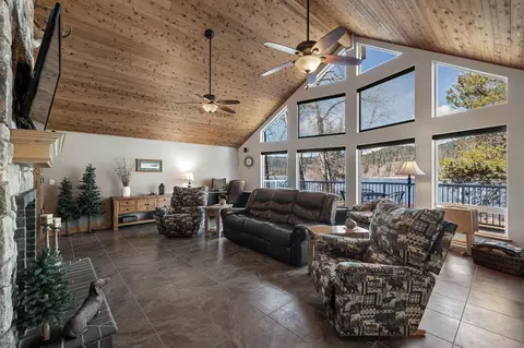 Living - 1281 Riverbend Loop Rd, Cusick, WA 99119 photo 3 of 7