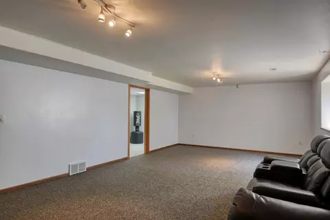 Living - 904 E Blackhawk Dr, Spokane, WA 99208 photo 5 of 7