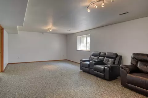 Living - 904 E Blackhawk Dr, Spokane, WA 99208 photo 6 of 7