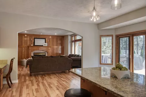Living - 904 E Blackhawk Dr, Spokane, WA 99208 photo 4 of 7