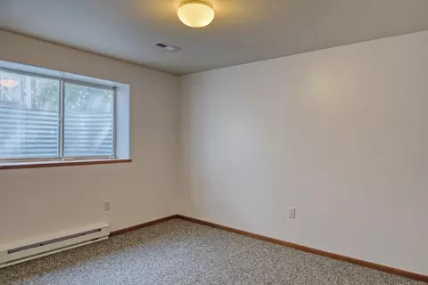 Bedroom - 904 E Blackhawk Dr, Spokane, WA 99208 photo 5 of 5