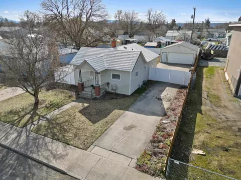 View/Area - 1634 E Longfellow Ave, Spokane, WA 99207 photo 2 of 4