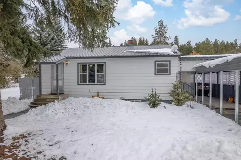 1130 W Spruce St, Newport, WA 99156