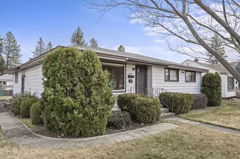 5328 N Oak St, Spokane, WA 99205