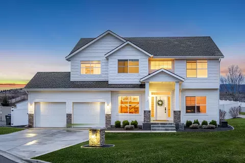 1033 S Whistler Ct, Greenacres, WA 99016