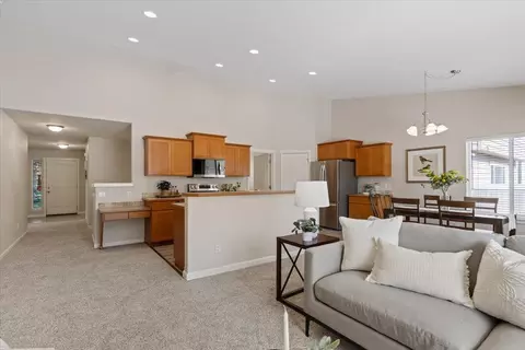 Entry Way - 1702 E Vanetta Ave, Spokane, WA 99217 photo 1 of 2