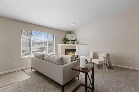 Living - 1702 E Vanetta Ave, Spokane, WA 99217 photo 2 of 4