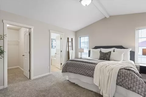 Bedroom - 1702 E Vanetta Ave, Spokane, WA 99217 photo 2 of 4