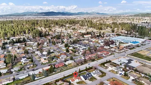 View/Area - 13007 E 33rd Ct, Spokane Valley, WA 99206 photo 2 of 5
