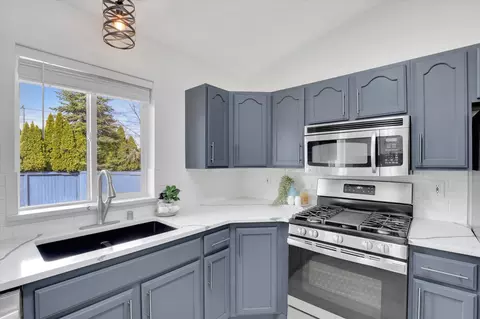 Kitchen - 13007 E 33rd Ct, Spokane Valley, WA 99206 photo 4 of 4