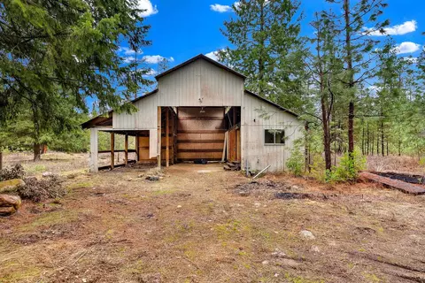 3707 E Bailey Rd, Chattaroy, WA 99003
