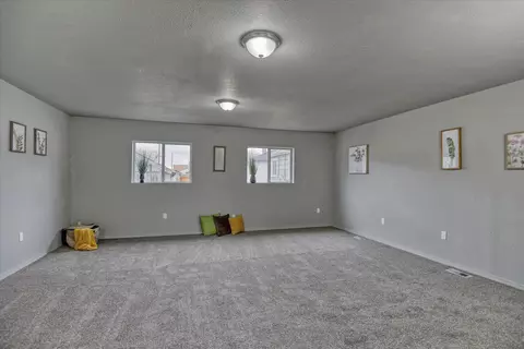 Living - 1223 E Hoffman Ave, Spokane, WA 99207 photo 6 of 8