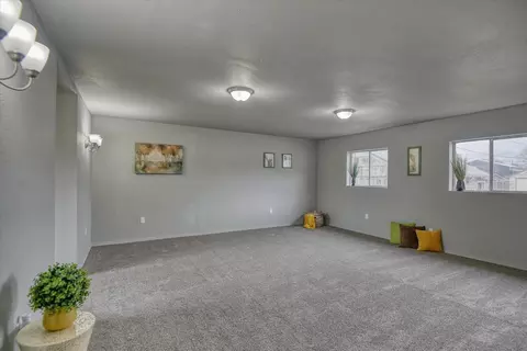 Living - 1223 E Hoffman Ave, Spokane, WA 99207 photo 4 of 8